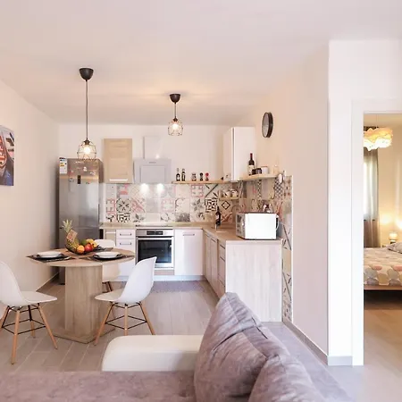 Apartament Coco Pirovac