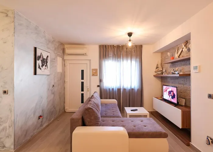 Coco Apartment Pirovac